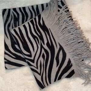 Kirra Zebra 🦓 Scarf! 